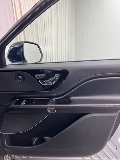 Used 2023 Lincoln Aviator Reserve w/ Equipment Group 201A image 20