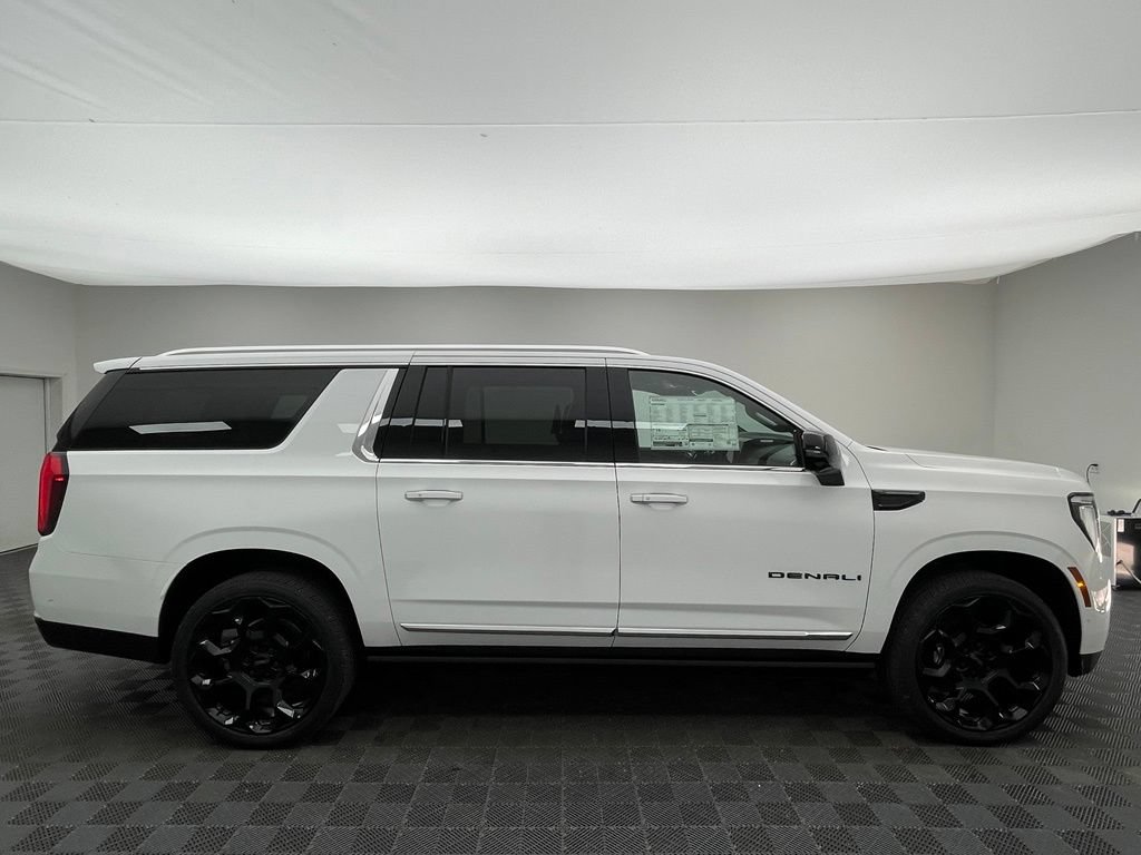 New 2026 GMC Yukon XL Denali w/ Denali Reserve Package AWD/4WD image 10