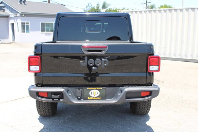 Used 2025 Jeep Gladiator Sport AWD/4WD image 5