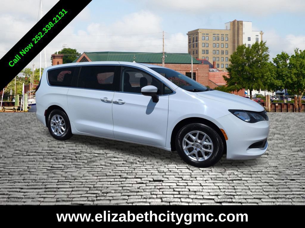 Used 2023 Chrysler Voyager LX FWD image 1