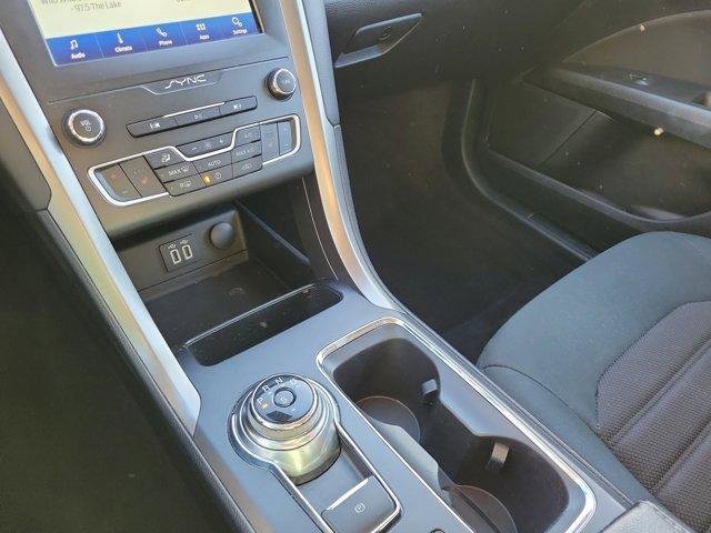 Used 2020 Ford Fusion SE image 30