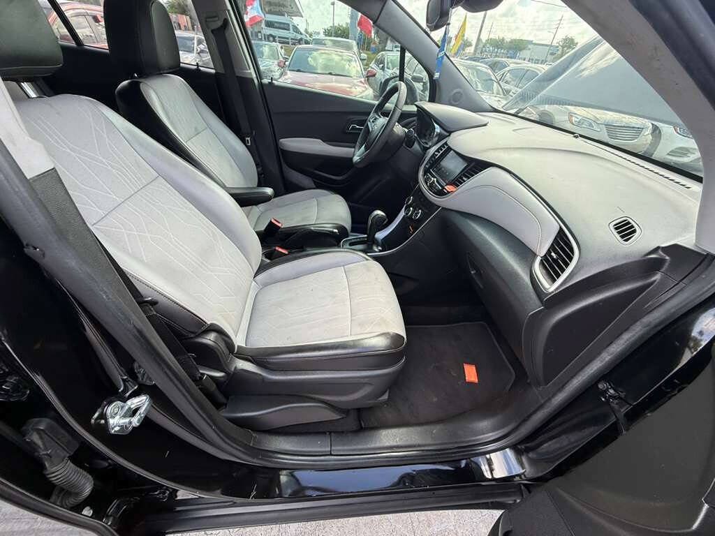 Used 2020 Chevrolet Trax LT w/ Driver Confidence Package FWD image 12