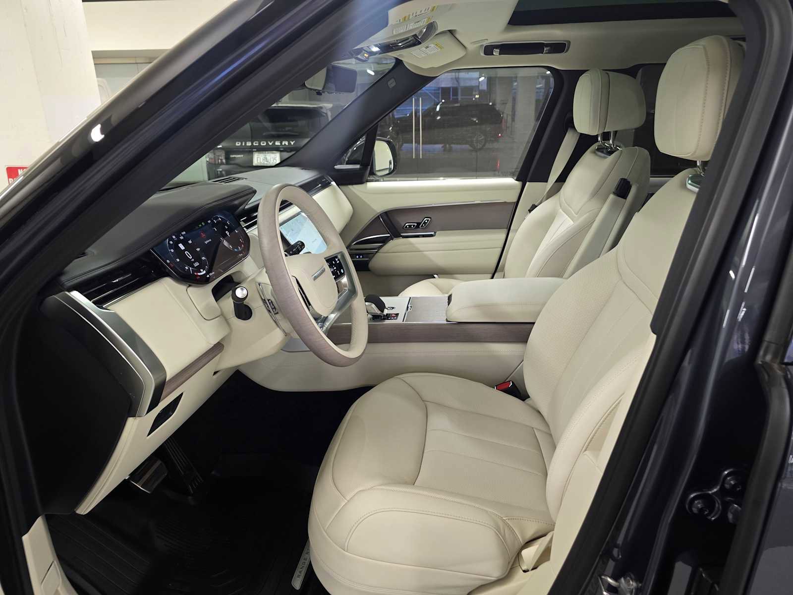 New 2026 Land Rover Range Rover SE image 22