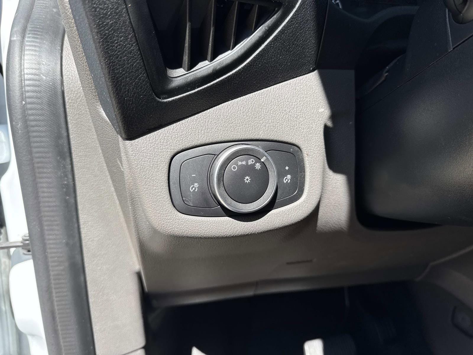 Used 2023 Ford Transit Connect XL image 20