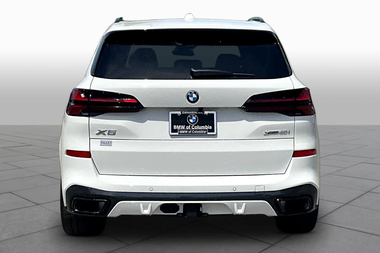 Used 2026 BMW X5 xDrive40i w/ M Sport Package AWD/4WD image 4