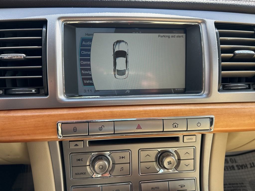 Used 2010 Jaguar XF Luxury RWD image 29