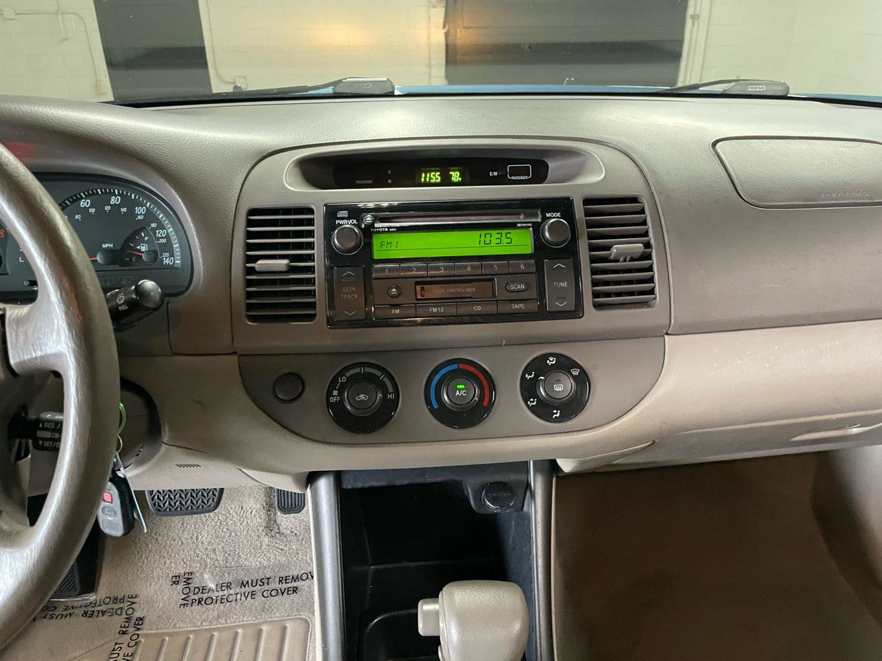 Used 2004 Toyota Camry LE FWD image 18