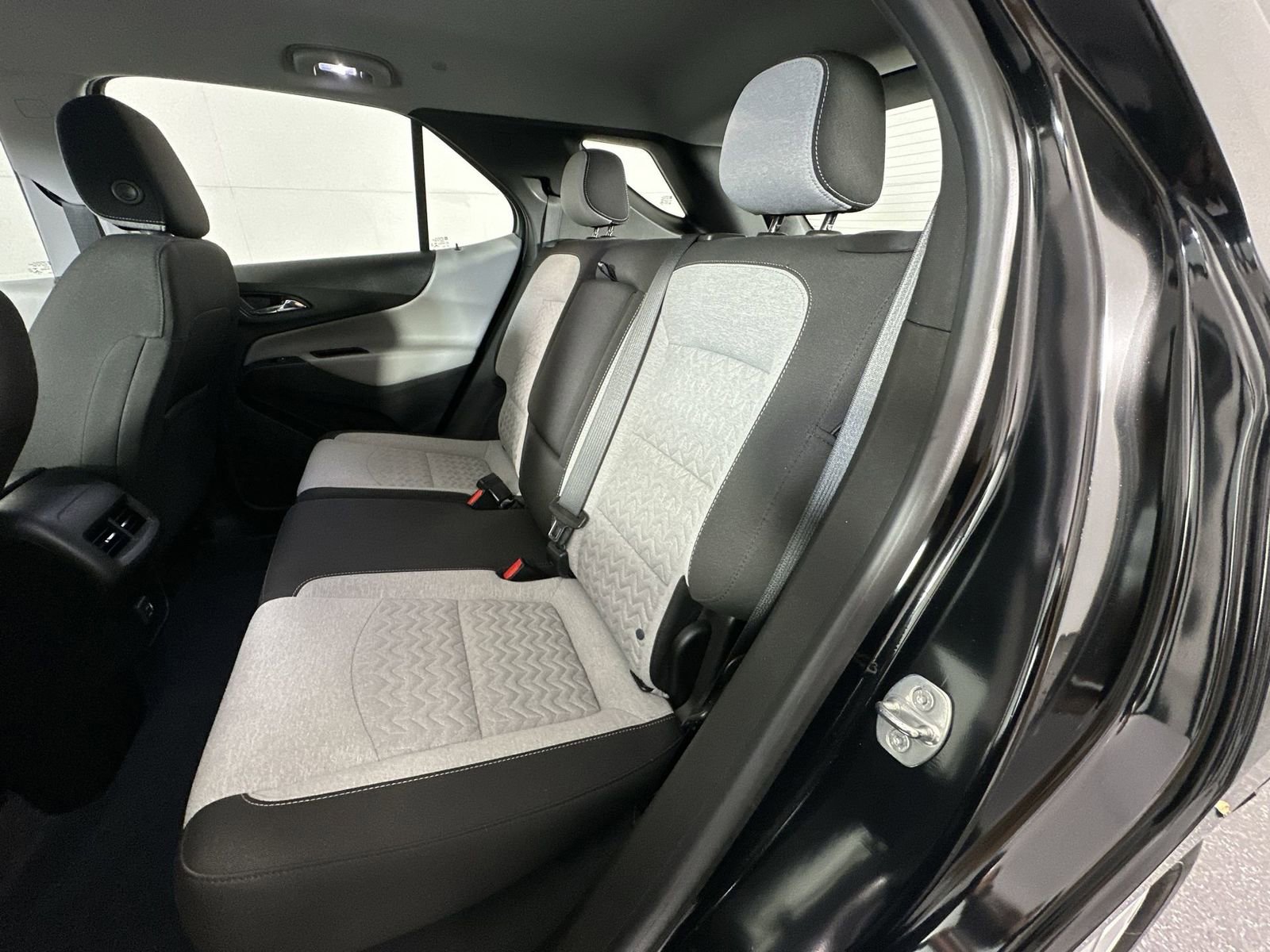 Used 2022 Chevrolet Equinox LS image 23