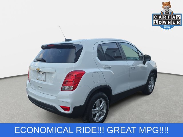 Used 2022 Chevrolet Trax LS w/ Tint and Cruise Package FWD image 5
