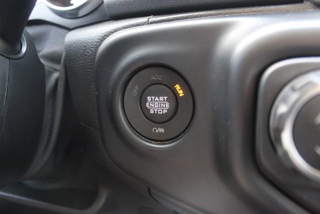 Used 2021 Jeep Gladiator Overland AWD/4WD image 18