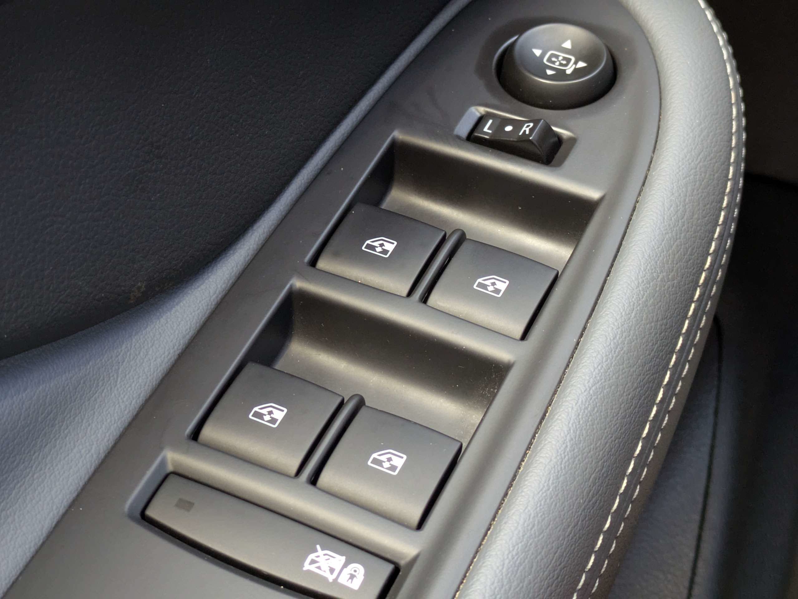 Used 2019 Buick Envision Premium w/ Driver Confidence Package AWD/4WD image 27