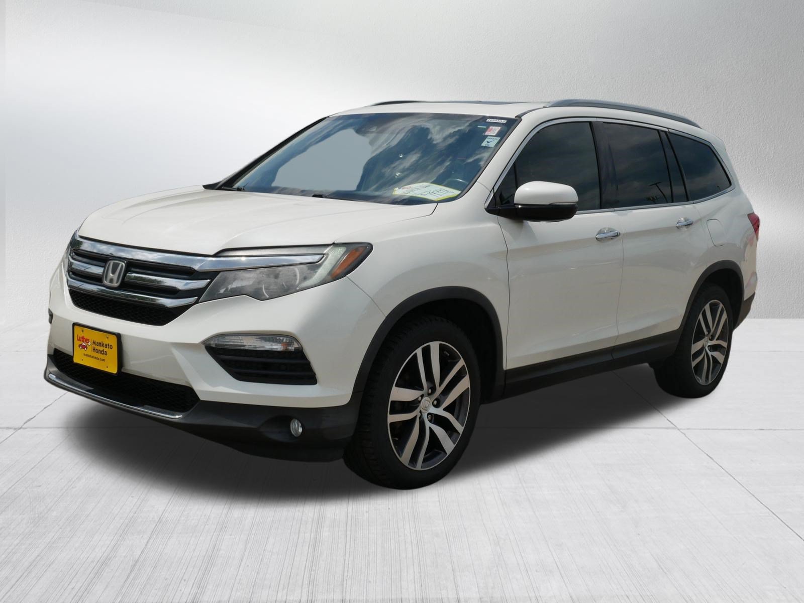 Used 2016 Honda Pilot Elite image 3