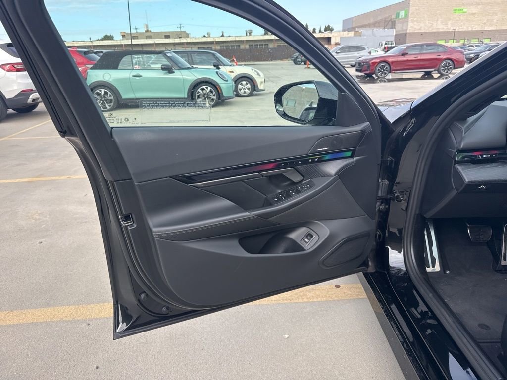 Certified 2024 BMW i5 eDrive40i w/ M Sport Package RWD image 18
