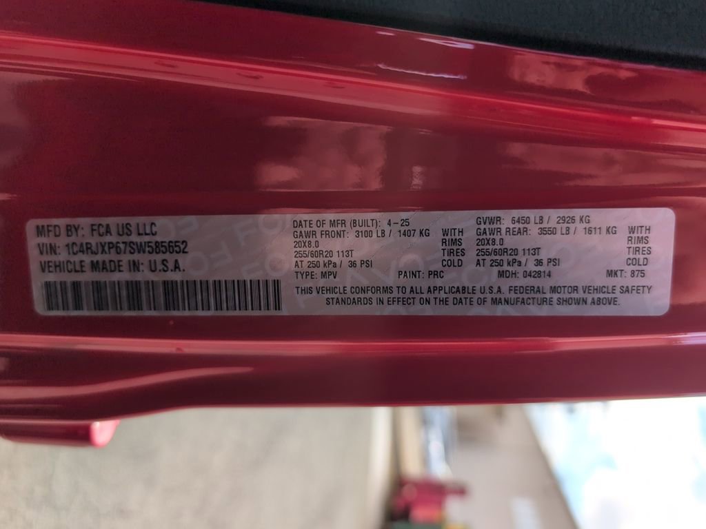 Used 2025 Jeep Wrangler Unlimited Sahara image 31