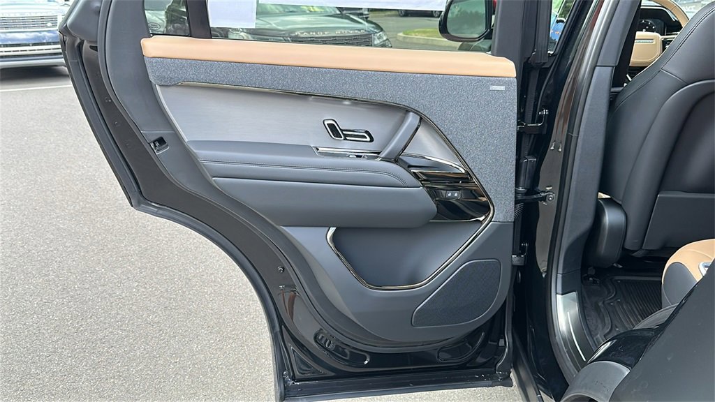 New 2025 Land Rover Range Rover Sport Dynamic SE image 23