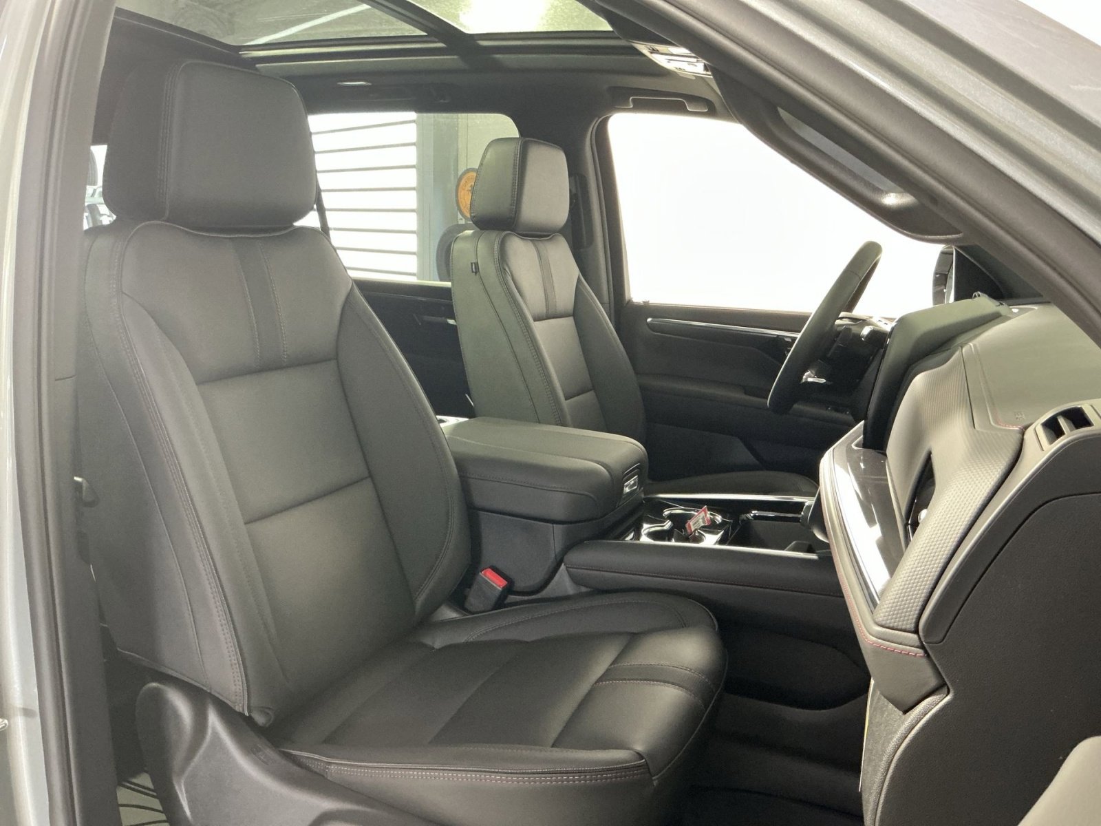 New 2026 Chevrolet Suburban RST w/ RST Capability Package image 35