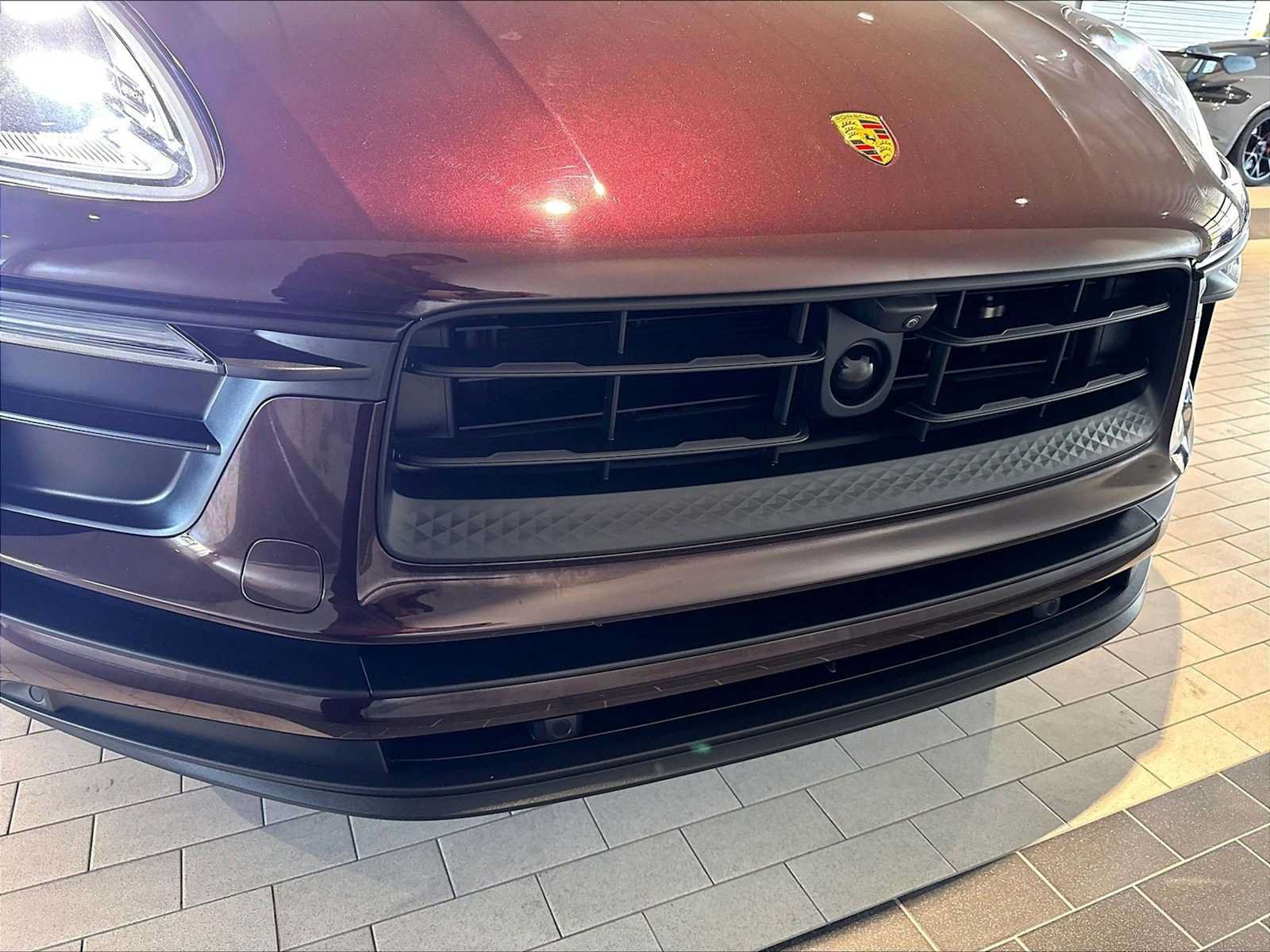 Used 2024 Porsche Macan AWD/4WD image 34