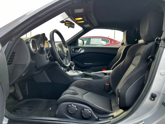 Used 2017 Nissan 370Z Roadster image 13