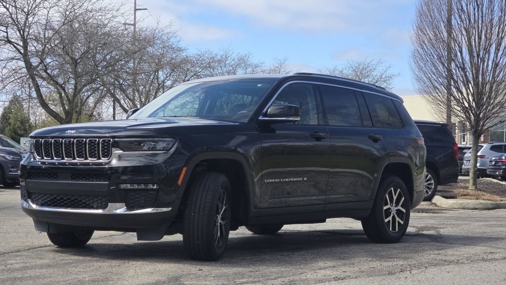 Used 2023 Jeep Grand Cherokee L Limited w/ Luxury Tech Group II image 27