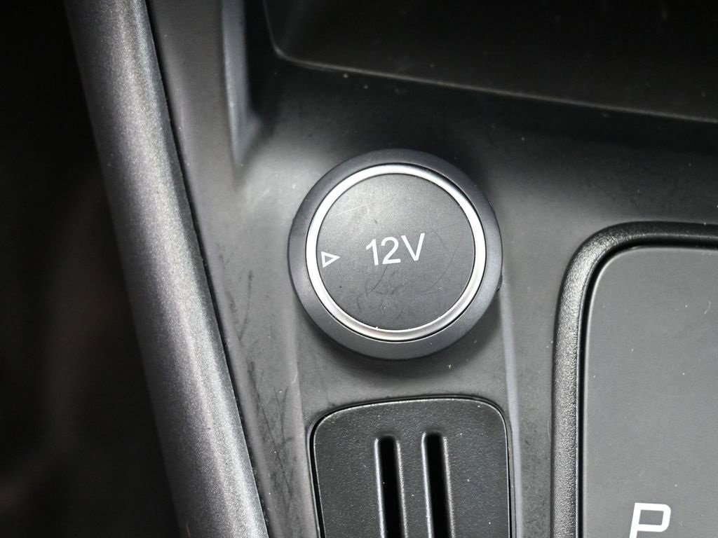 Used 2017 Ford Focus SEL image 25