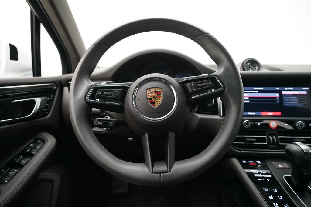 Certified 2023 Porsche Macan image 20