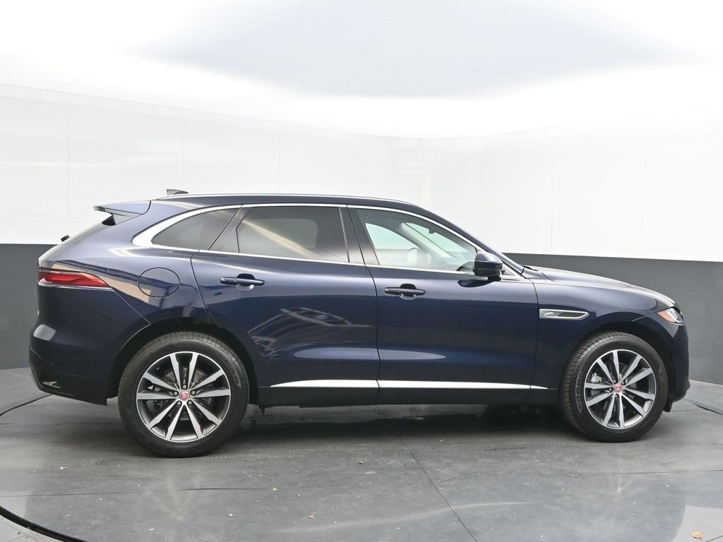 Used 2023 Jaguar F-PACE S image 8