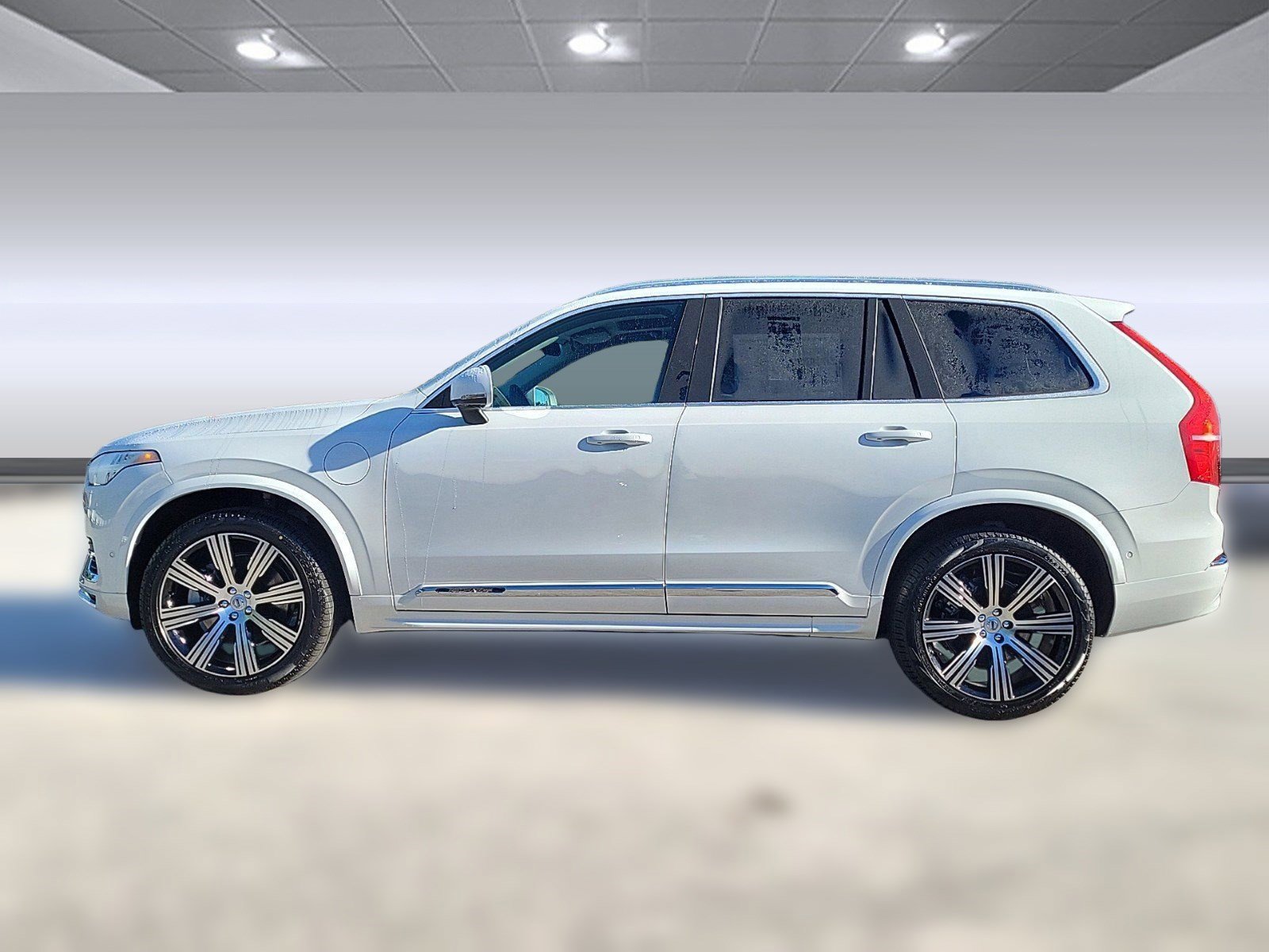 New 2024 Volvo XC90 T8 Plus w/ Protection Package Premier image 2