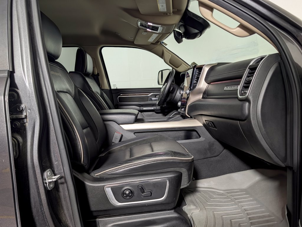 Used 2019 RAM 1500 Laramie AWD/4WD image 11