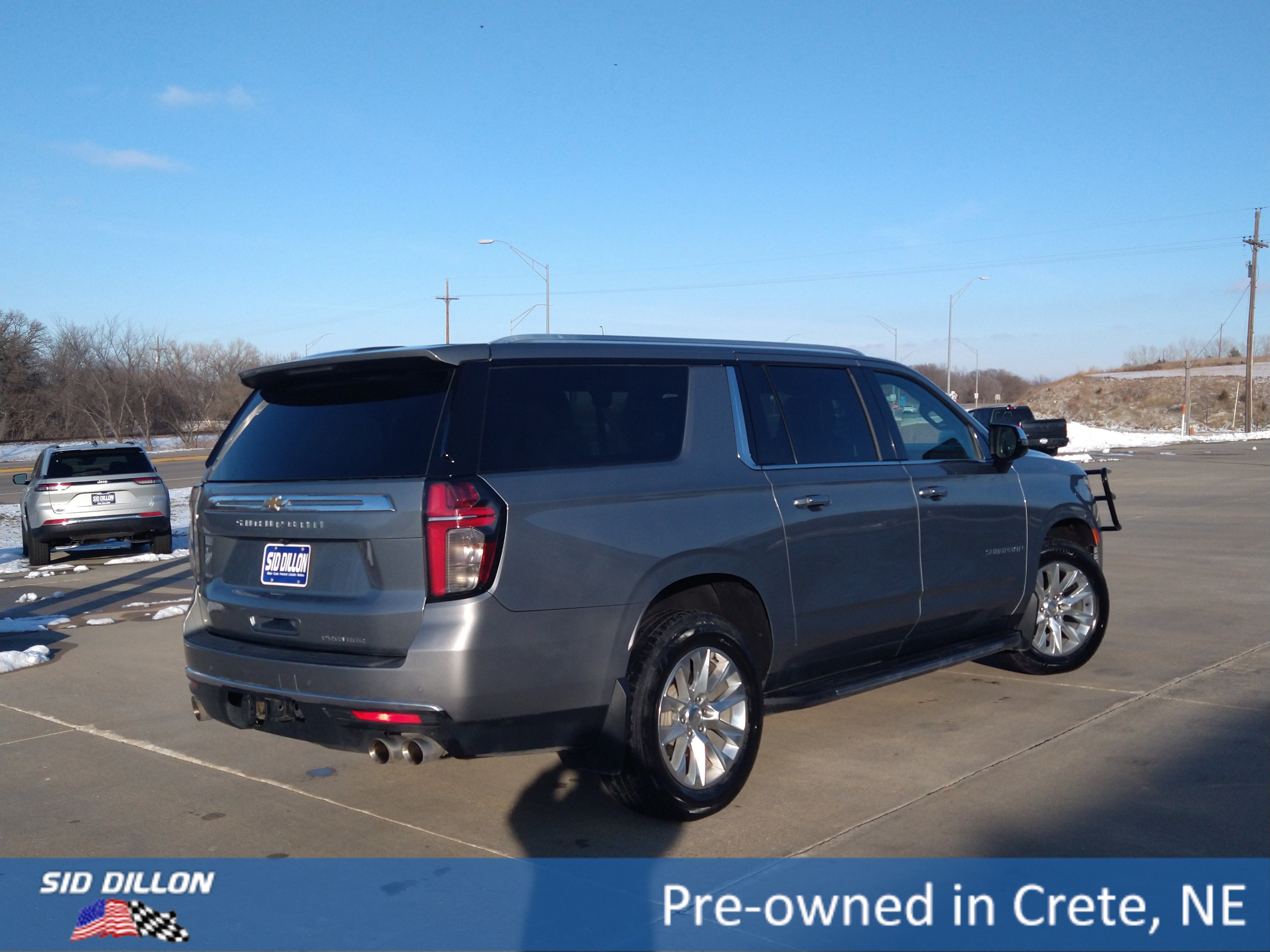 Used 2023 Chevrolet Suburban Premier image 16