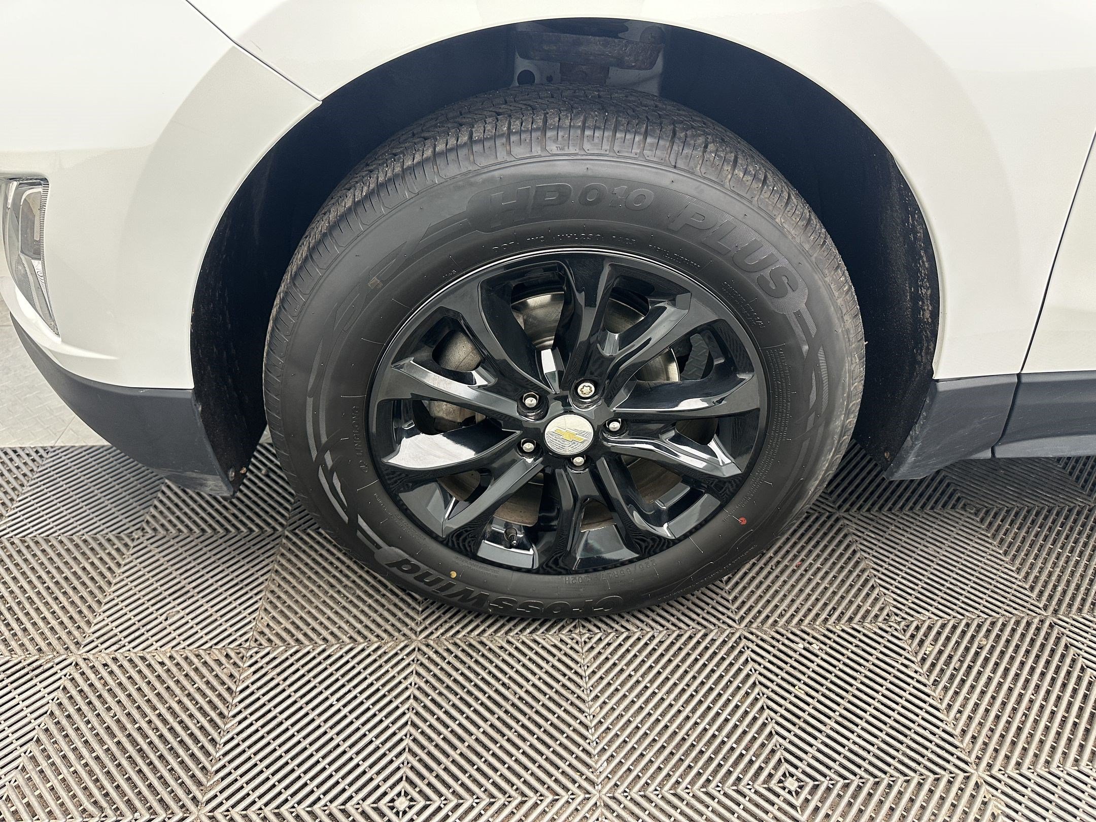 Certified 2021 Chevrolet Equinox LS AWD/4WD image 12
