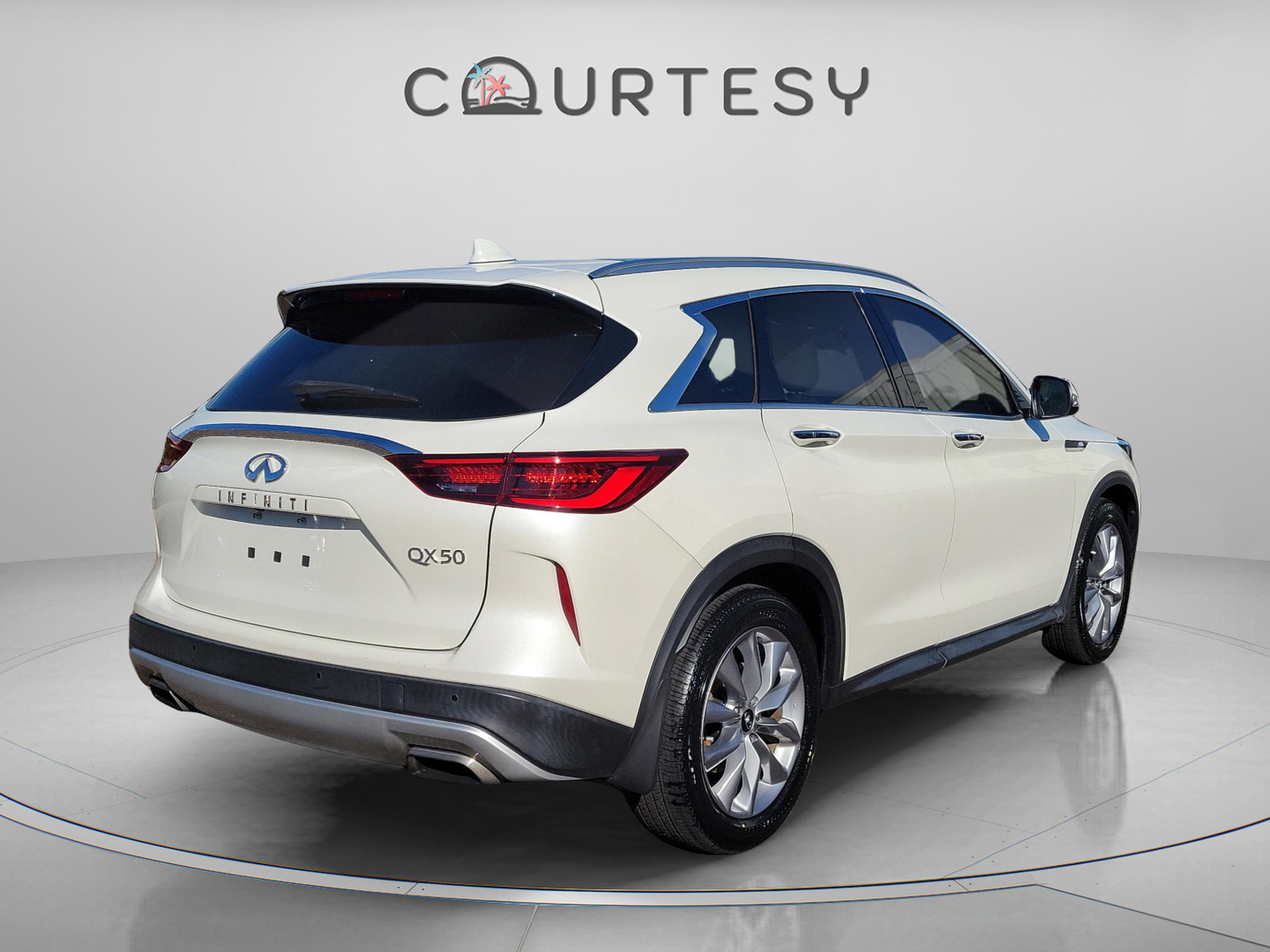 Used 2022 INFINITI QX50 Luxe image 4