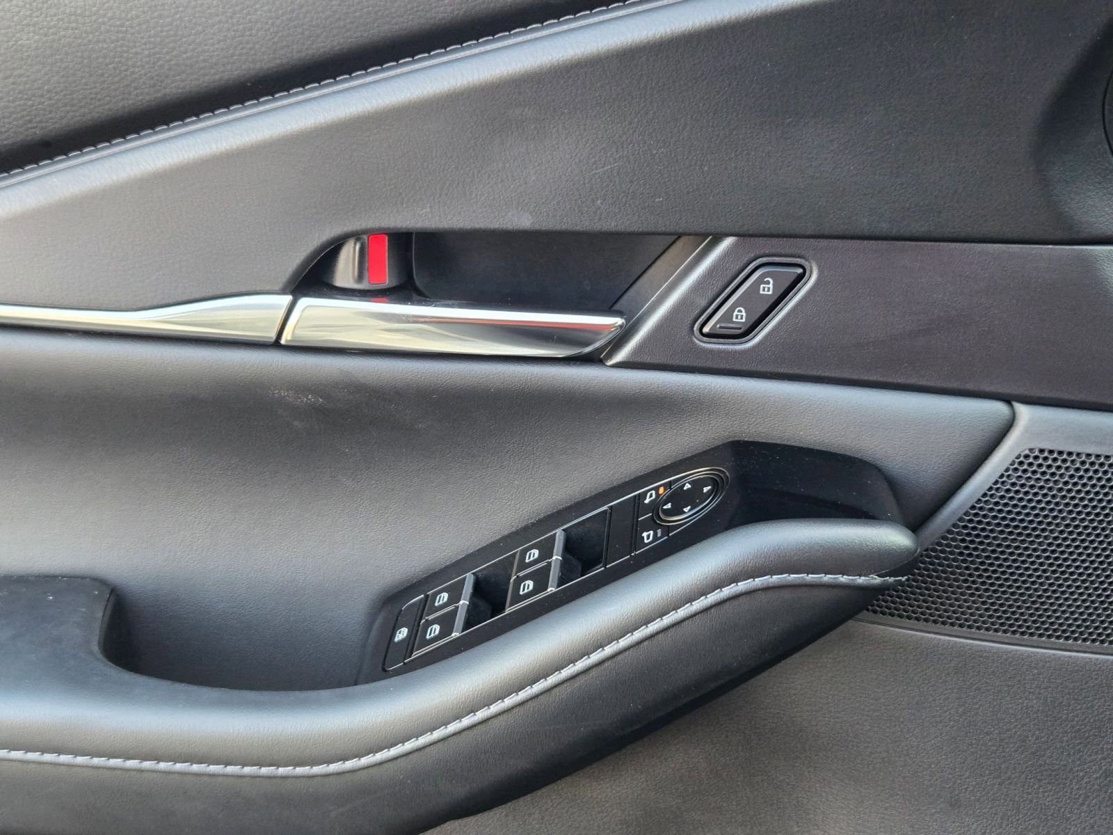 Used 2024 MAZDA CX-30 AWD 2.5 S w/ Preferred Package image 7