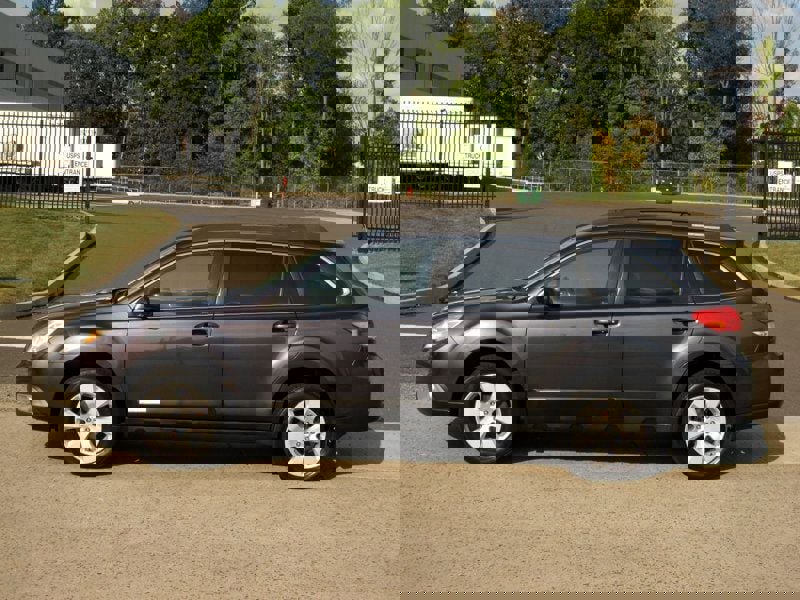 Used 2012 Subaru Outback 2.5i Limited image 6