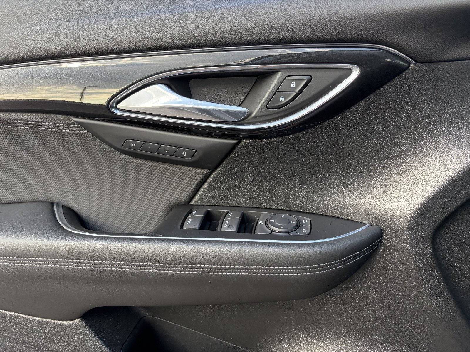 Certified 2025 Buick Envision Preferred AWD/4WD image 23