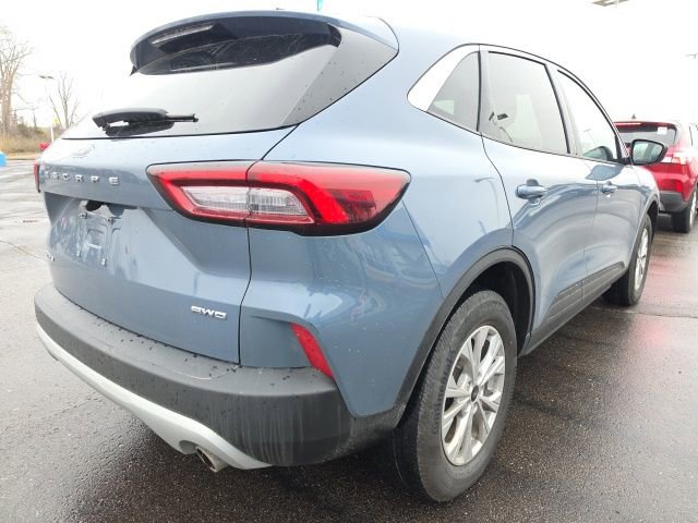 Used 2023 Ford Escape Active AWD/4WD image 3