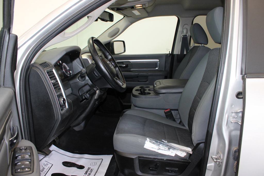 Used 2019 RAM 1500 Big Horn AWD/4WD image 2