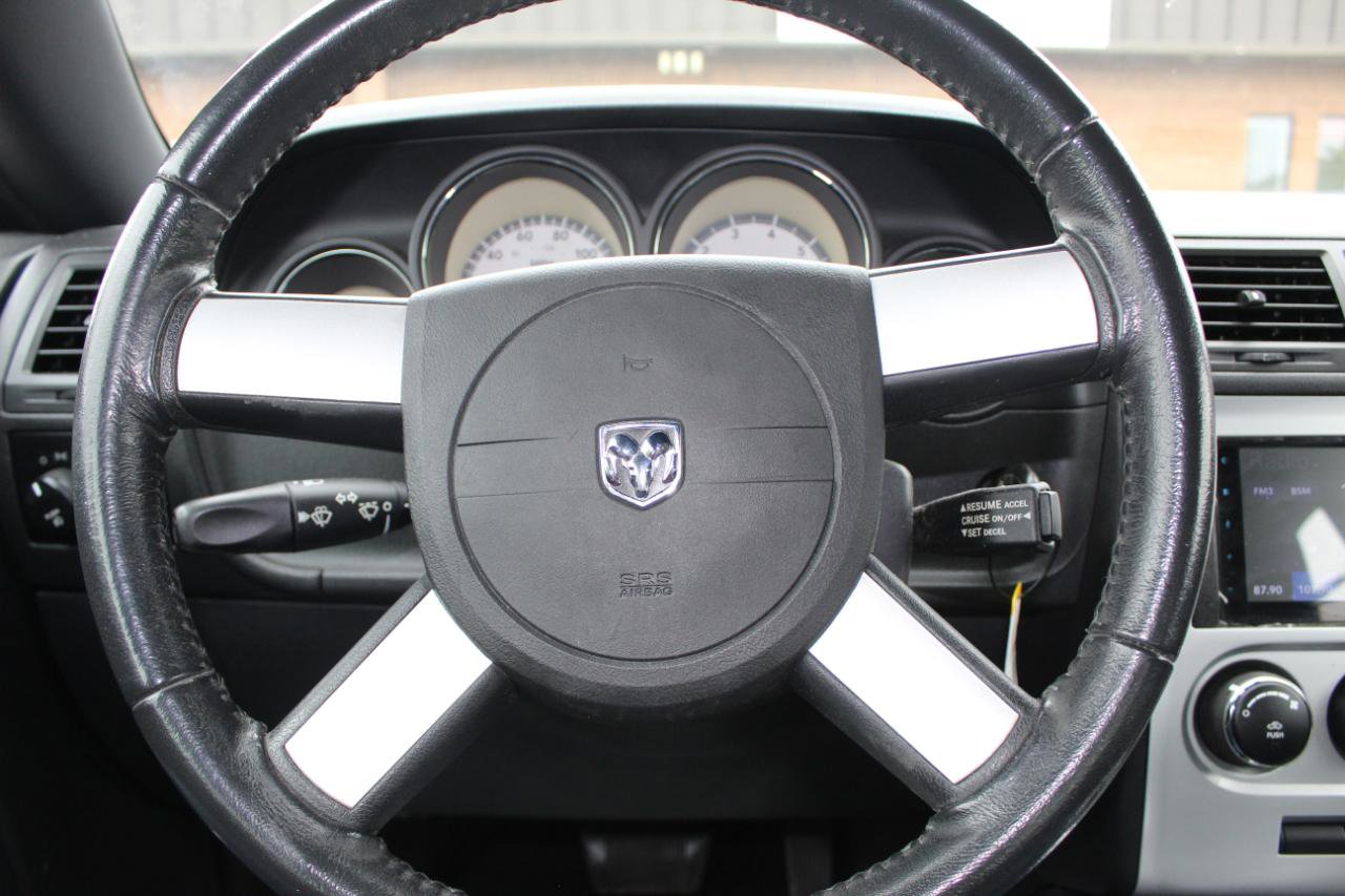 Used 2010 Dodge Challenger SE RWD image 18
