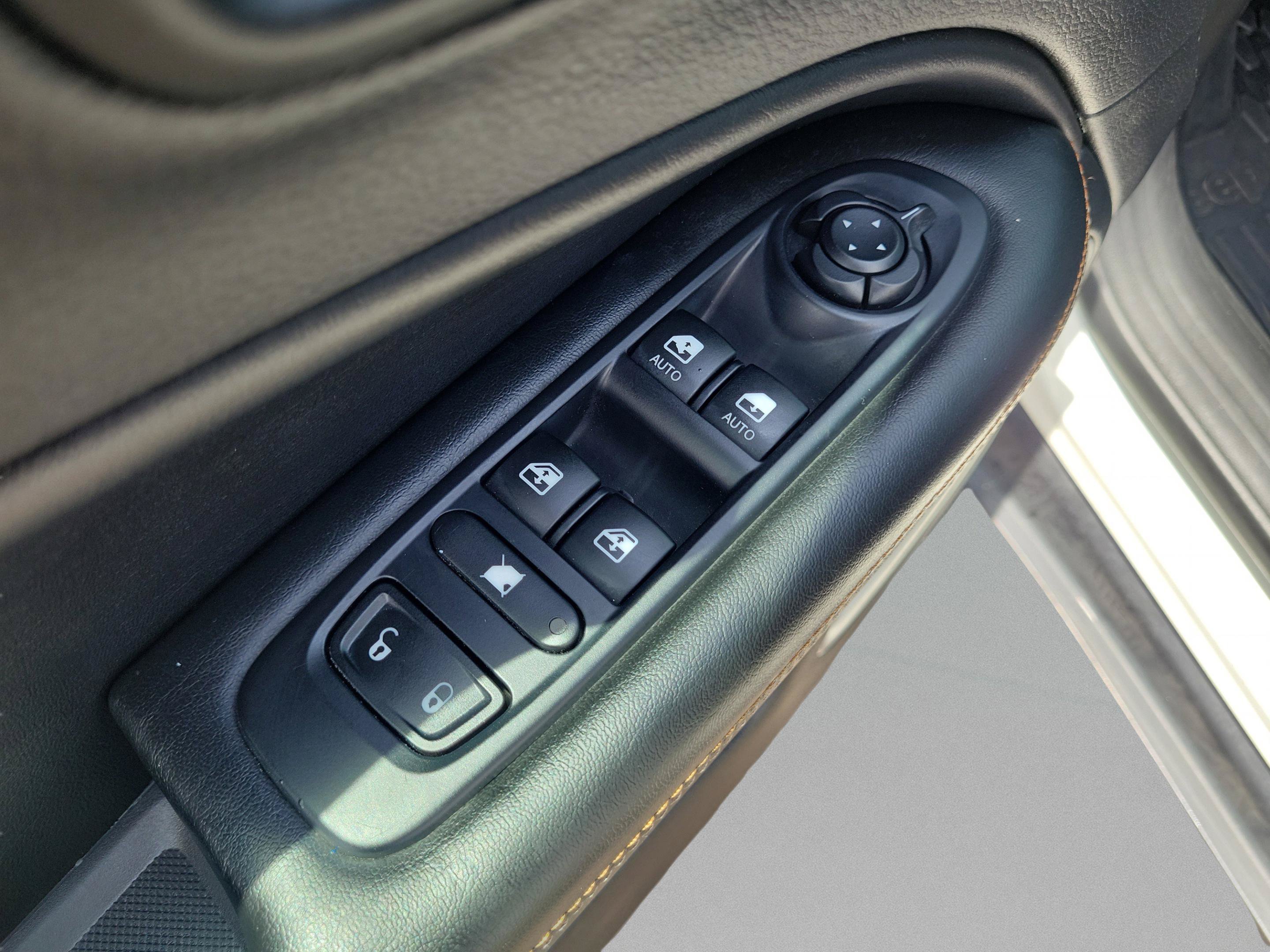 Used 2021 Jeep Compass Latitude FWD image 23