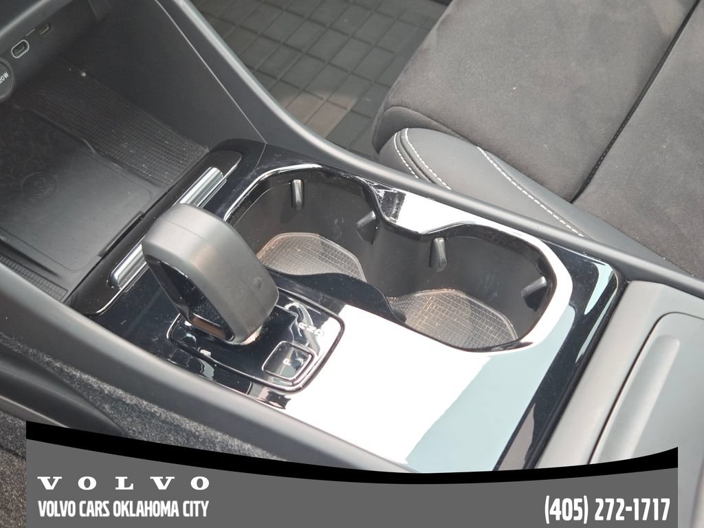 Certified 2023 Volvo C40 P8 Recharge Ultimate w/ Protection Package Premier AWD/4WD image 16