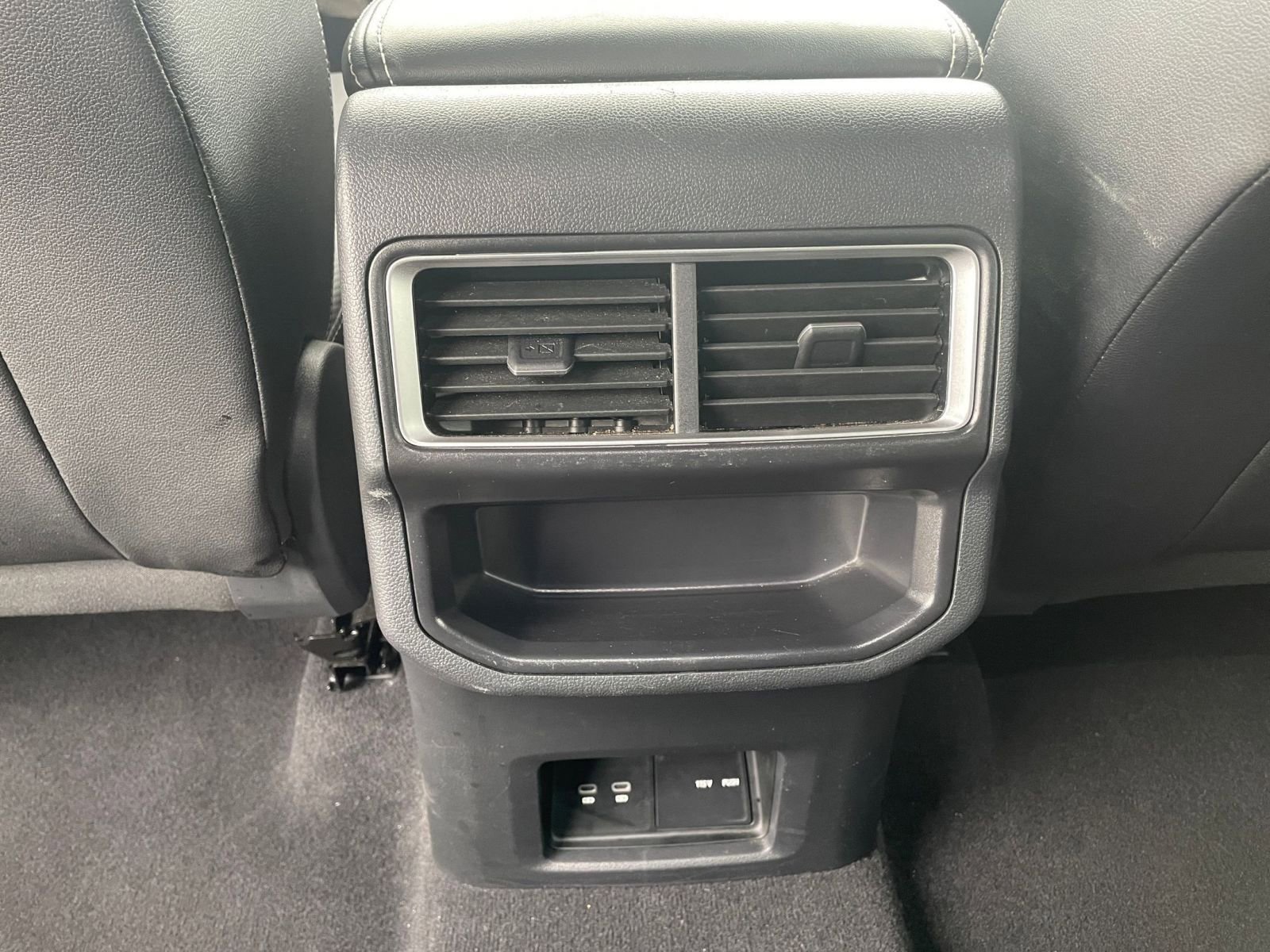 Used 2025 Volkswagen Atlas Cross Sport SE image 24