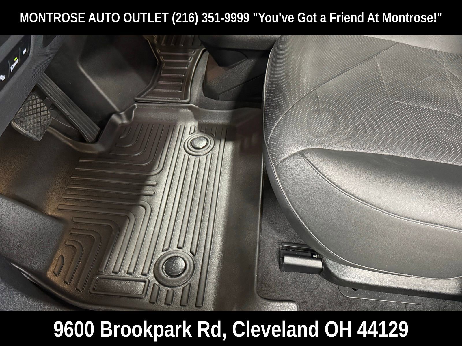 Used 2022 BMW iX xDrive50 w/ Convenience Package image 15