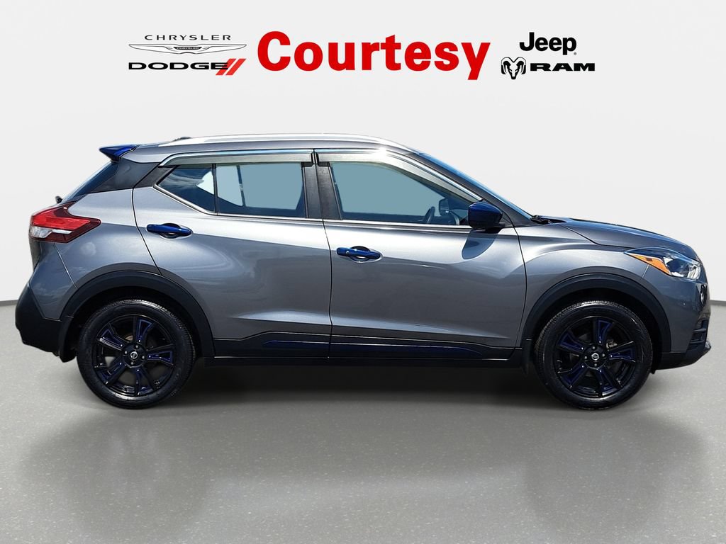 Used 2019 Nissan Kicks SV FWD image 3
