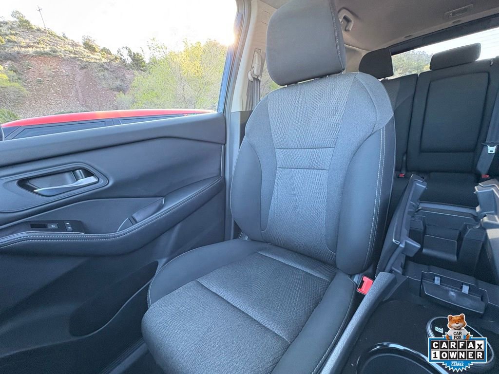 Used 2025 Nissan Rogue SV image 22