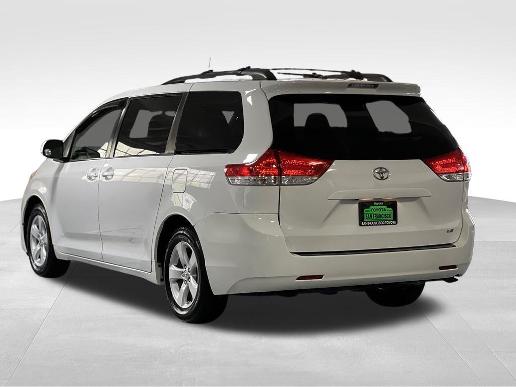 Used 2013 Toyota Sienna LE FWD image 3