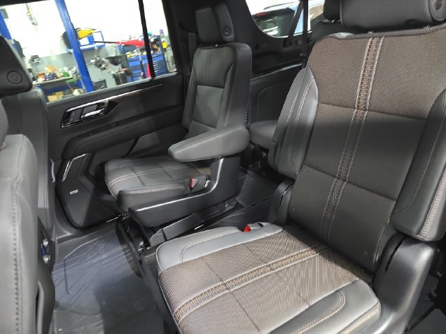 New 2026 Chevrolet Suburban High Country w/ LPO, Illumination Package AWD/4WD image 18