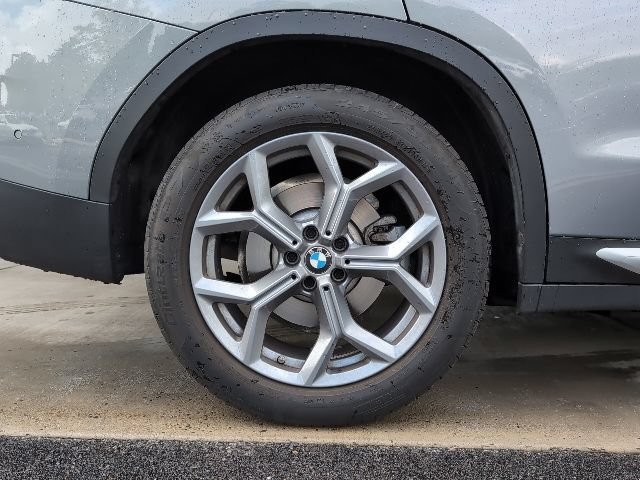 Used 2023 BMW X3 xDrive30i w/ Premium Package AWD/4WD image 4