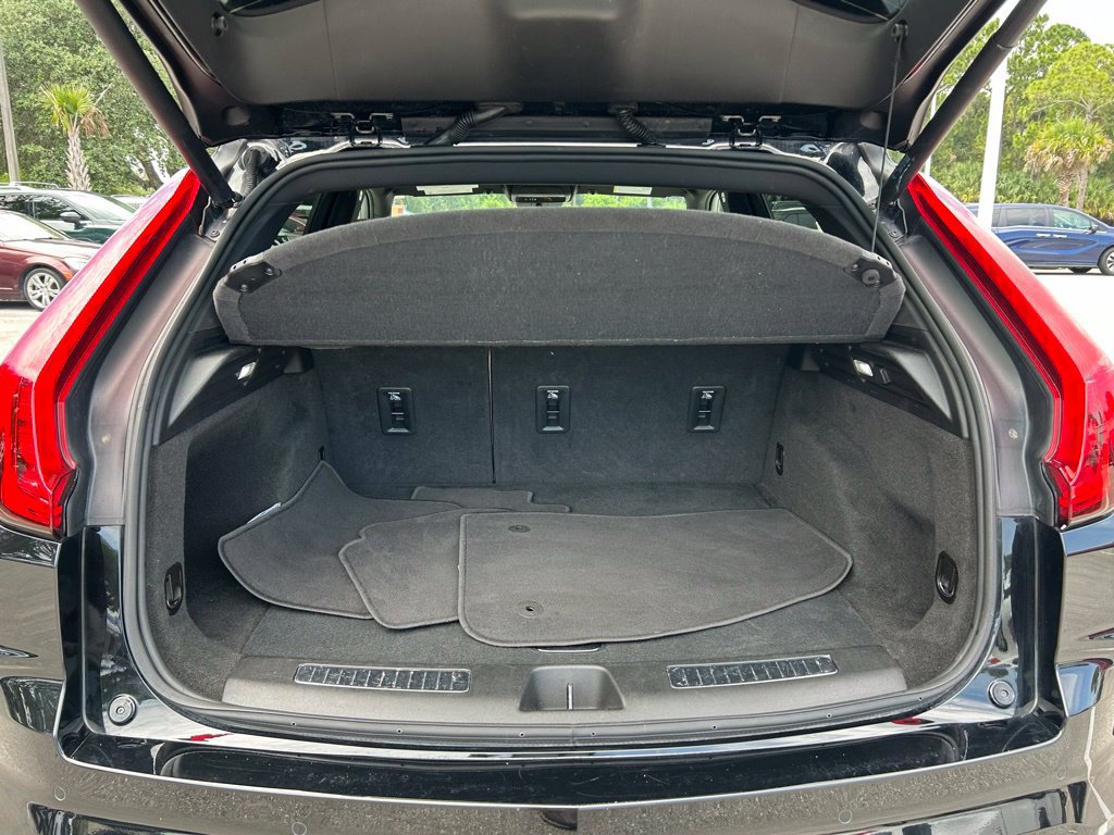 Used 2025 Cadillac XT4 Premium Luxury FWD image 49