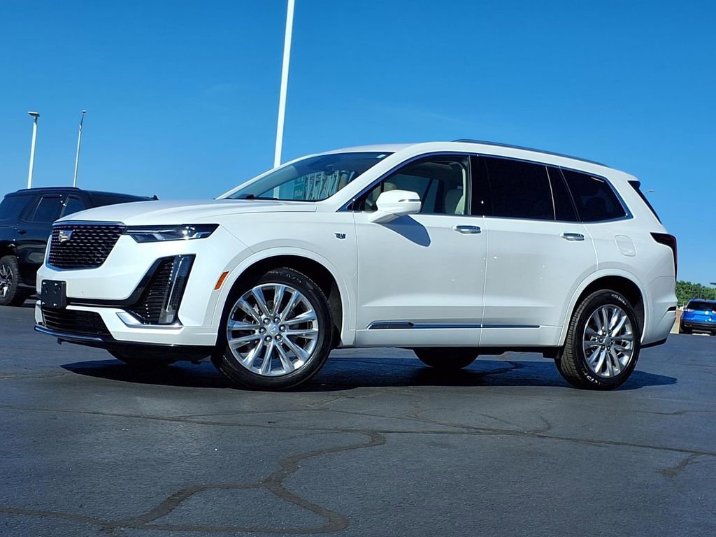 Used 2023 Cadillac XT6 Premium Luxury w/ LPO, Floor Liner Package AWD/4WD image 2