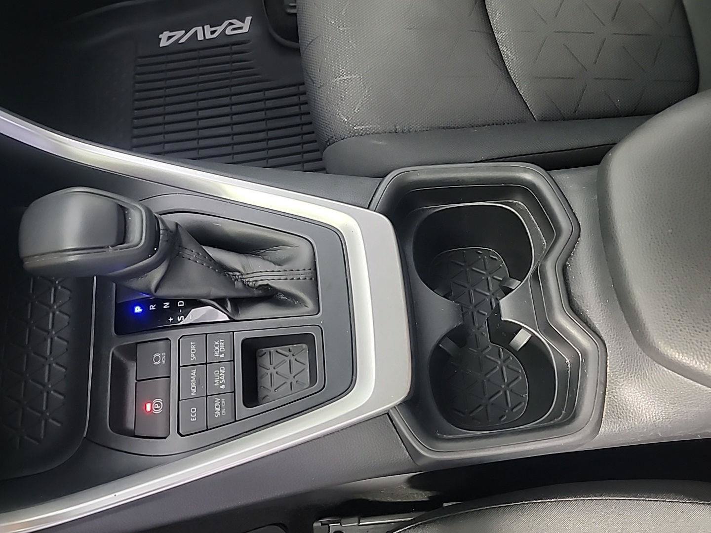 Used 2019 Toyota RAV4 XLE w/ All Weather Liner Package AWD/4WD image 33