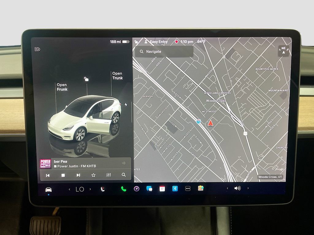 Used 2022 Tesla Model Y Long Range image 11